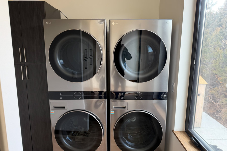 Eriks Ranch Elsa's House laundy