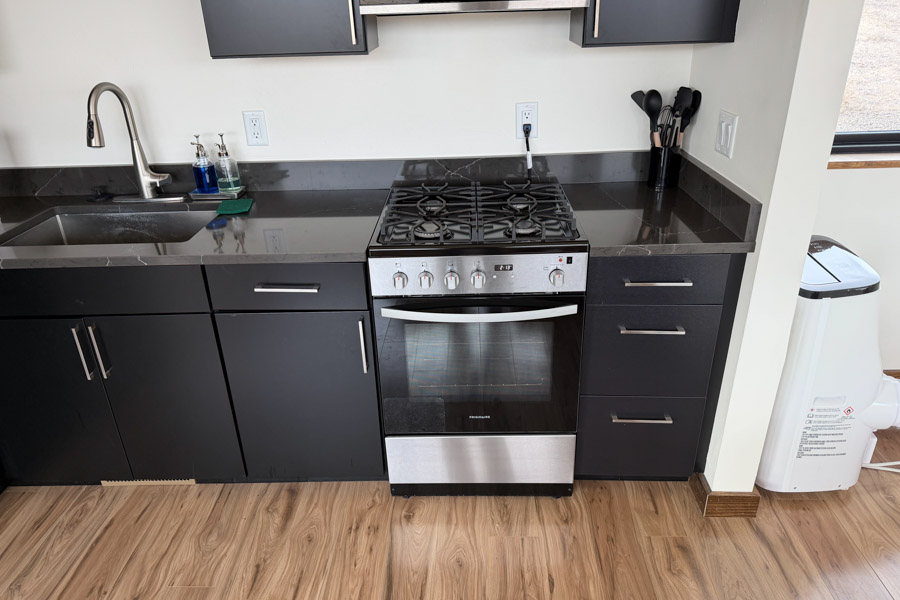 Erik's Ranch &amp; Retreat Meredith's House inside