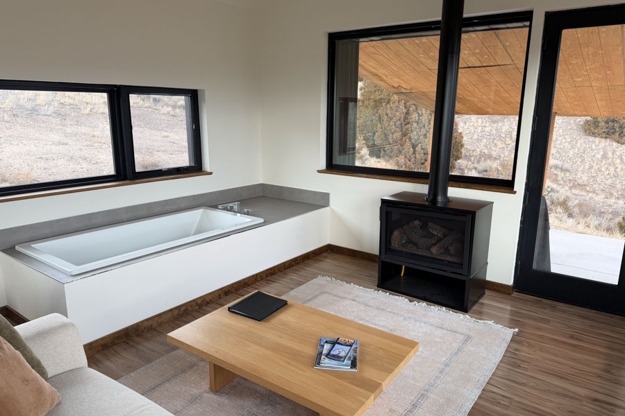 Erik's Ranch &amp; Retreat Meredith's House inside