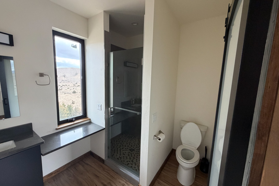 Erik's Ranch &amp; Retreat Meredith's House inside