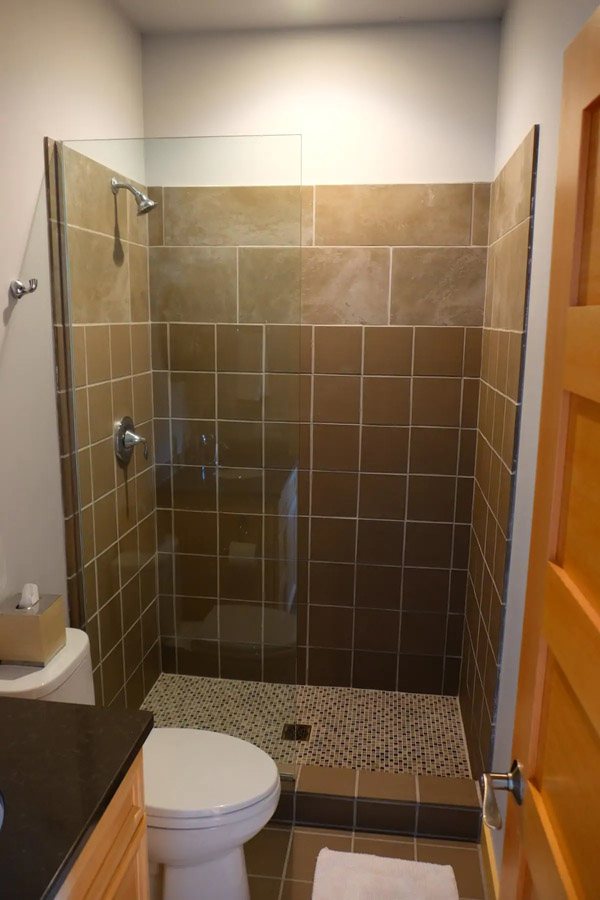 Erik's Ranch &amp; Retreat Sophia's House bathroom